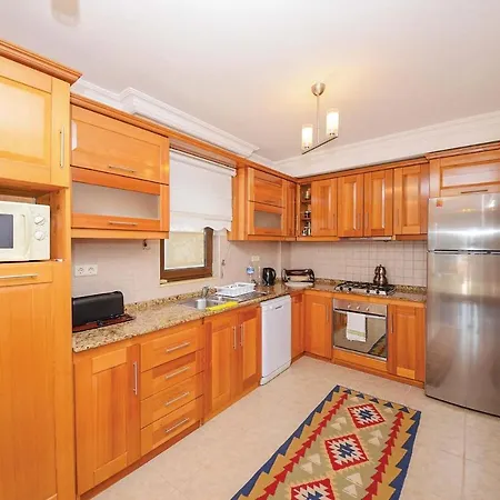 Villa Sleeps 6 Air Con Wifi