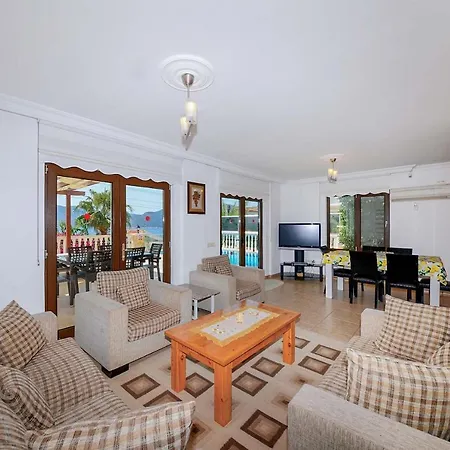 Villa Sleeps 6 Air Con Wifi *