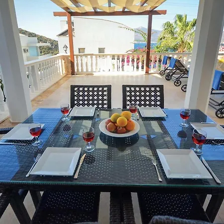 Villa Sleeps 6 Air Con Wifi *
